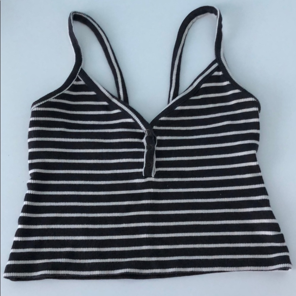 Billabong cropped tank top in size S